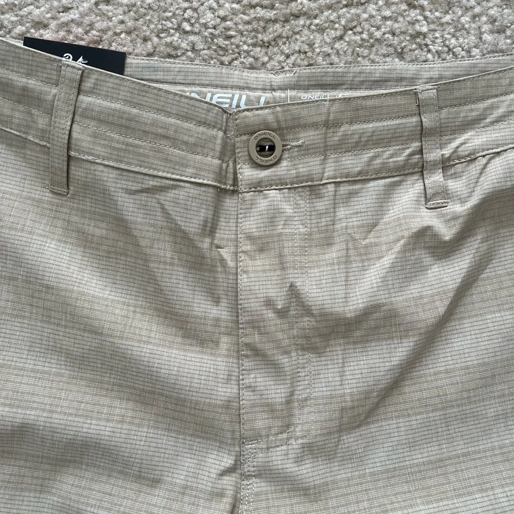 NWT O’Neill Crossover Hybrid Shorts Tan Size 34 - Picture 4 of 8